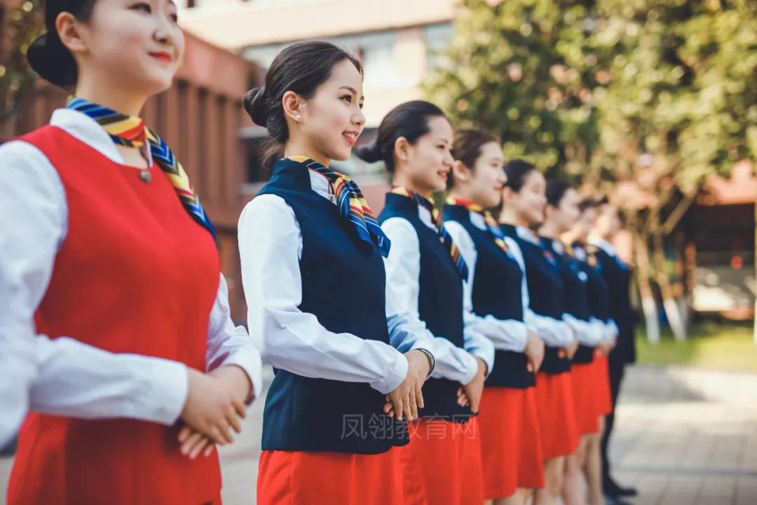石家莊優(yōu)質(zhì)空乘培訓(xùn) 專業(yè)站姿禮儀服務(wù)是必備核心技能